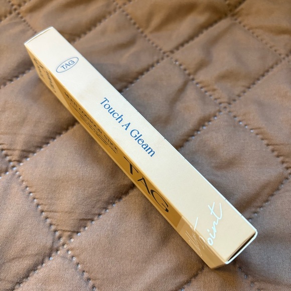 Touch A Gleam Multi Contour Stick in #01 Nude Beige - Picture 5 of 7